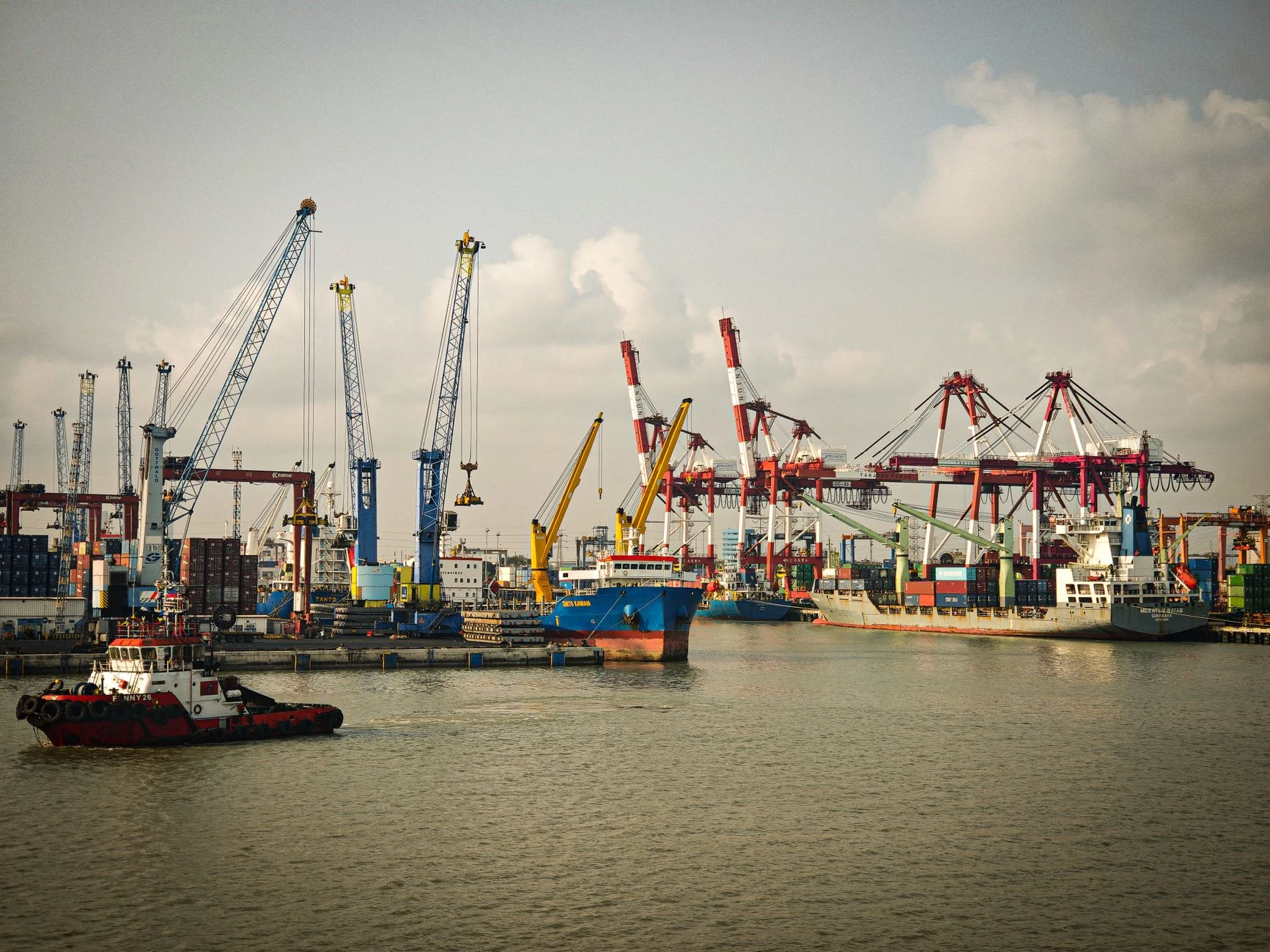 Container port customs clearance in India, documentation desk.